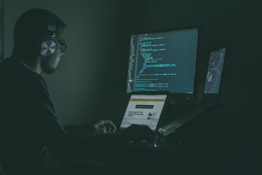 Exploring the Crucial Intersection of Cybersecurity and Internet Services